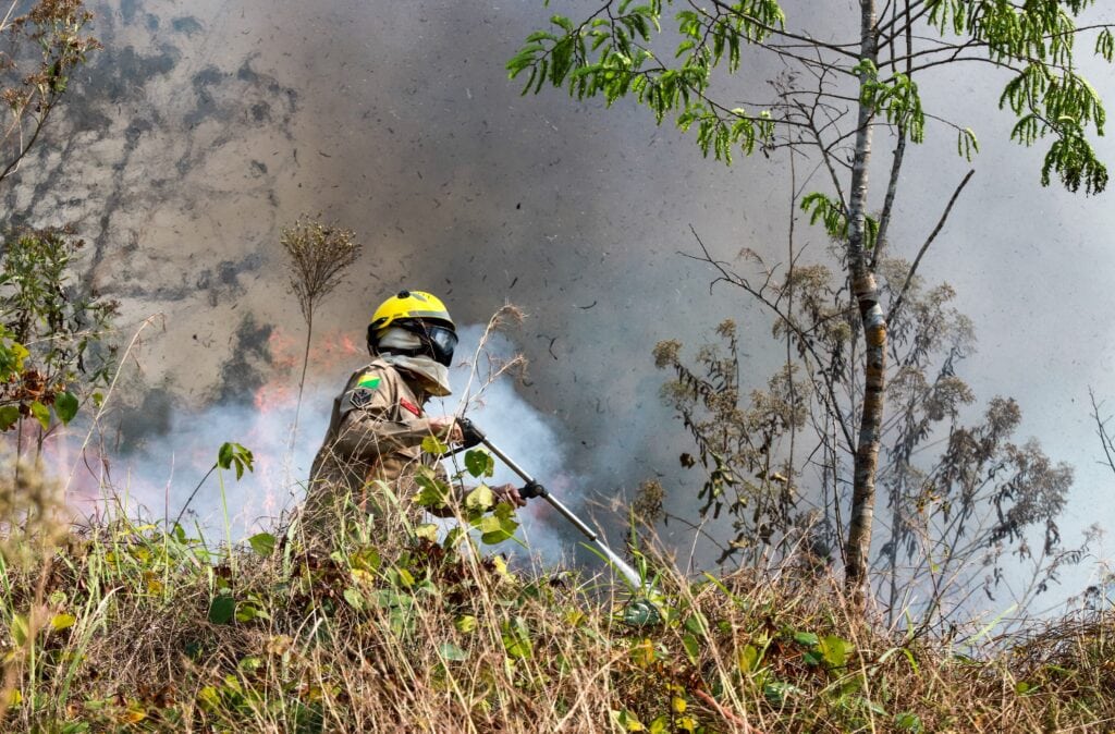 WhatsApp-Image-2024-08-14-at-10.23.23-1024x674-1 Governo envia guarnição do Corpo de Bombeiros ao Jordão para atuar no combate às queimadas