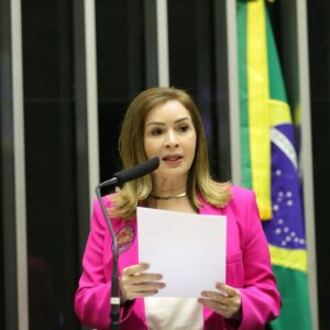 WhatsApp-Image-2025-02-18-at-21.05.16-300x300 Deputada Socorro Neri apresenta Projeto de Lei para garantir assentos reservados a pessoas com Obesidade em aviões e ônibus