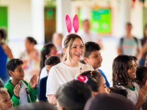 WhatsApp-Image-2025-04-23-at-14.52.26-300x225 Deputada Socorro Neri promove ação especial de Páscoa com crianças em escola de Tarauacá