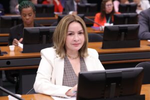 WhatsApp-Image-2025-05-09-at-12.59.19-300x200 Socorro Neri aprova realização de audiência pública no Acre para debater desafios da educação rural e indígena