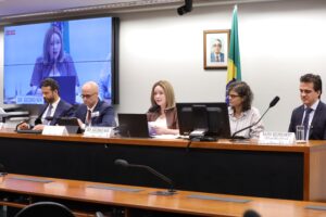 WhatsApp-Image-2025-05-27-at-18.07.26-300x200 Deputada Socorro Neri realiza audiência pública sobre educação financeira e defende prioridade do tema no currículo escolar