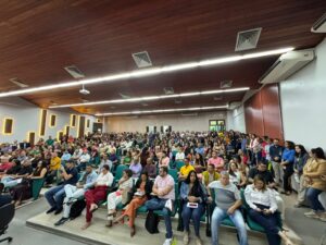 WhatsApp-Image-2025-06-17-at-18.07.04-300x225 Socorro Neri promove audiência pública no Acre para enfrentar desigualdades na educação rural e indígena