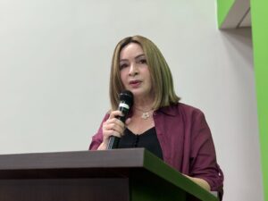 WhatsApp-Image-2025-06-18-at-19.10.56-300x225 Lei Joyce Araújo: Propostas de Socorro Neri para criminalizar estelionato sentimental e indução ao suicídio são debatidas em seminário no Acre