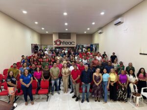 WhatsApp-Image-2025-10-02-at-12.07.34-300x225 Com emenda de Socorro Neri, Tarauacá, Feijó e Jordão terão curso de Direito da UFAC