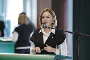 WhatsApp-Image-2025-12-17-at-12.16.02-300x200 Senado aprova projeto do Descongela, e Socorro Neri celebra: “Vitória para os servidores públicos”