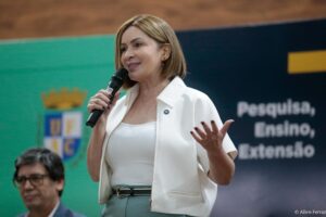 WhatsApp-Image-2026-03-18-at-13.07.19-300x200 Com emenda de Socorro Neri, UFAC lança Olimpíadas de Redação sobre Justiça Climática e Democracia para alunos de EJA