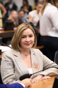 WhatsApp-Image-2026-04-29-at-20.41.52-200x300 Socorro Neri é membro da comissão que debaterá a PEC do fim da escala 6x1 na Câmara